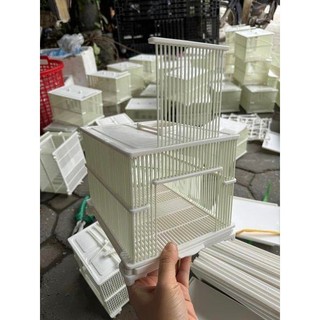 Hộp đựng cào cào, Hộp đựng thức ăn chim cảnh bằng nhựa cao cấp , có khay hứng phân kích thước 16x16x20cm