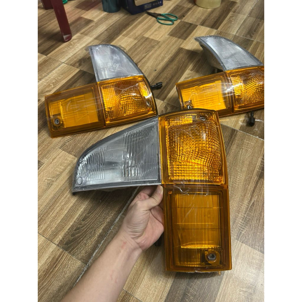 Đèn xi nhan huyndai 2 tấn 5 mighty 2 , n250 , n250sl hàng hàn quốc chuẩn zin