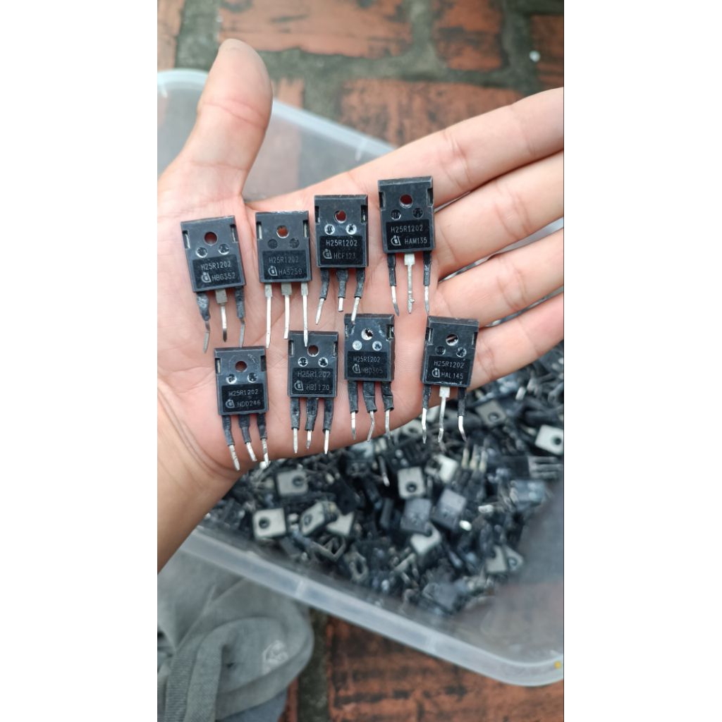 sò bếp từ H25R1202 chân zin