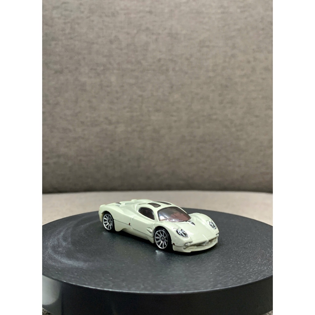 Hãng Hot Wheels - Pagani Utopia (loose đẹp, nguyên bản)