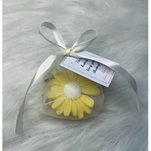 Sáp thơm hoa cúc – Nhụy trắng, cánh vàng từ Henec Home Scent