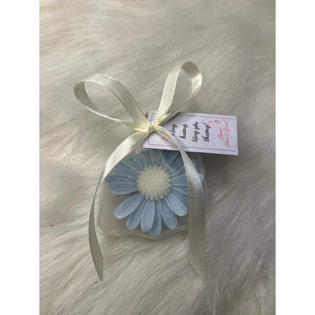 Sáp thơm hoa cúc – Cánh xanh Marine, nhụy trắng từ Henec Home Scent