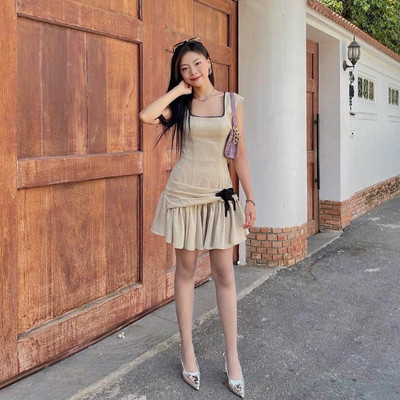 Đầm linen EVELYN kem cổ vuông dáng ngắn phối ren tùng xếp ly cao cấp Callene (CC464)