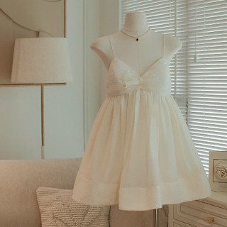   COLIN CLOTHING  Đầm 2 dây ngắn nữ dáng babydoll ngực xếp ly phối nơ nhẹ nhàng 