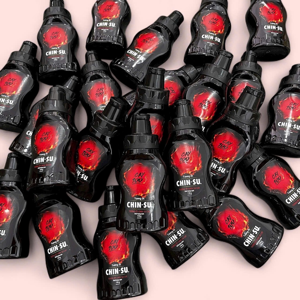 Tương ớt Chinsu siêu cay 100: 100 trái ớt bùng vị chai mini 110ml