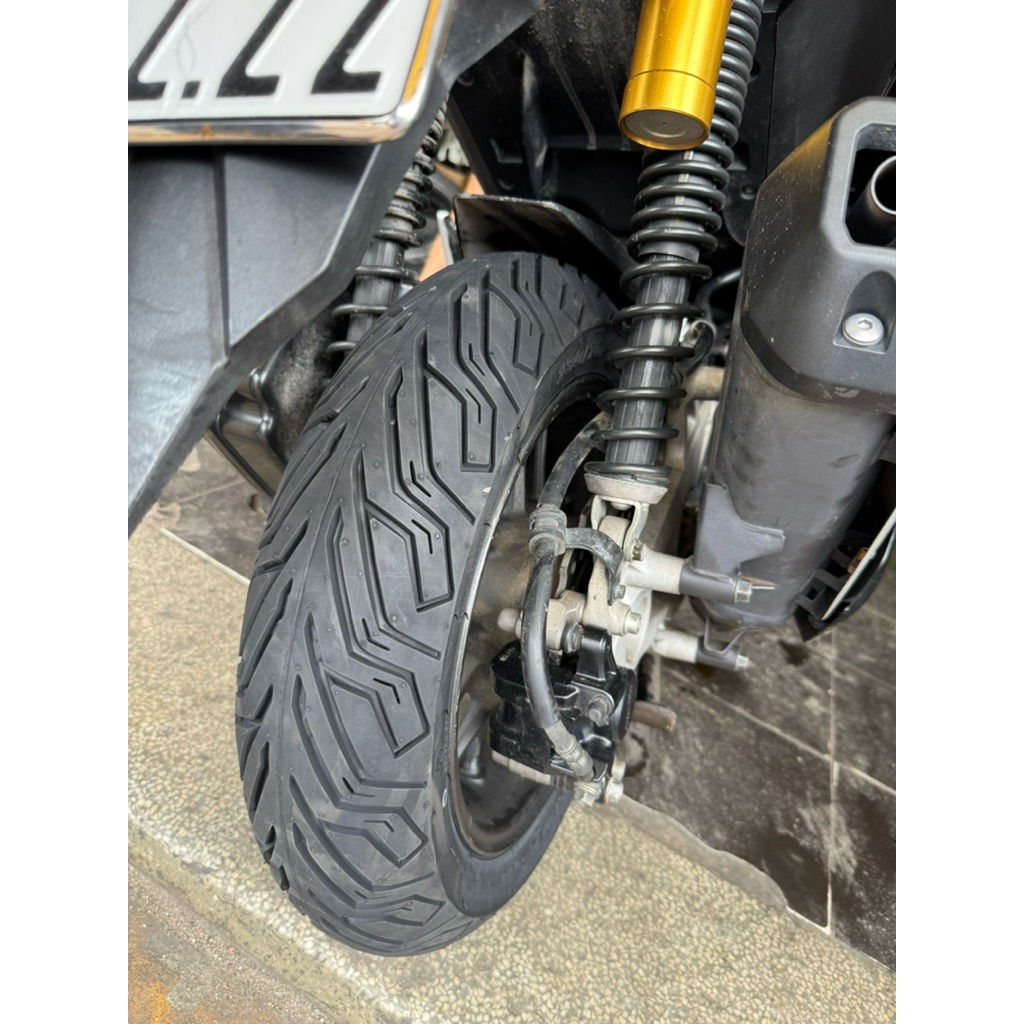 Vỏ lốp Tubeless size zin cho scoopy,zoomerX.  100/90-12 ,110/90-12. CM city 562.