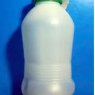 Bình nhựa bơm nhớt  bầu 500ml x 2 cái....