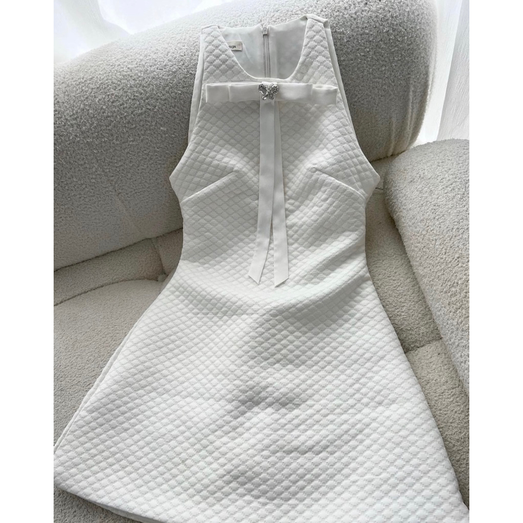 [Pass] Thanh lý đầm trắng cổ nơ Aguja studio