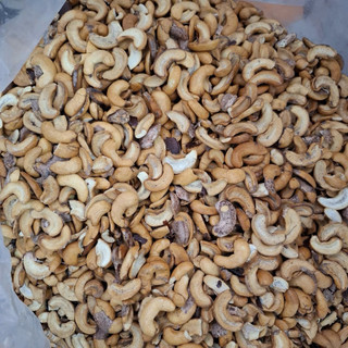 500gr Hạt Điều Rang muối loại vỡ còn vỏ lụa mùa mới 2025