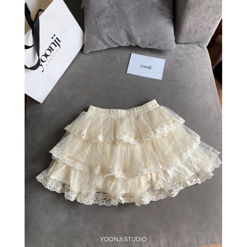 YOONJI - Chân váy ren xoè tầng be