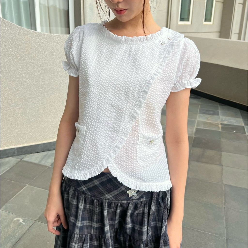 JANET STUDIO • Áo vạt tròn bèo trắng