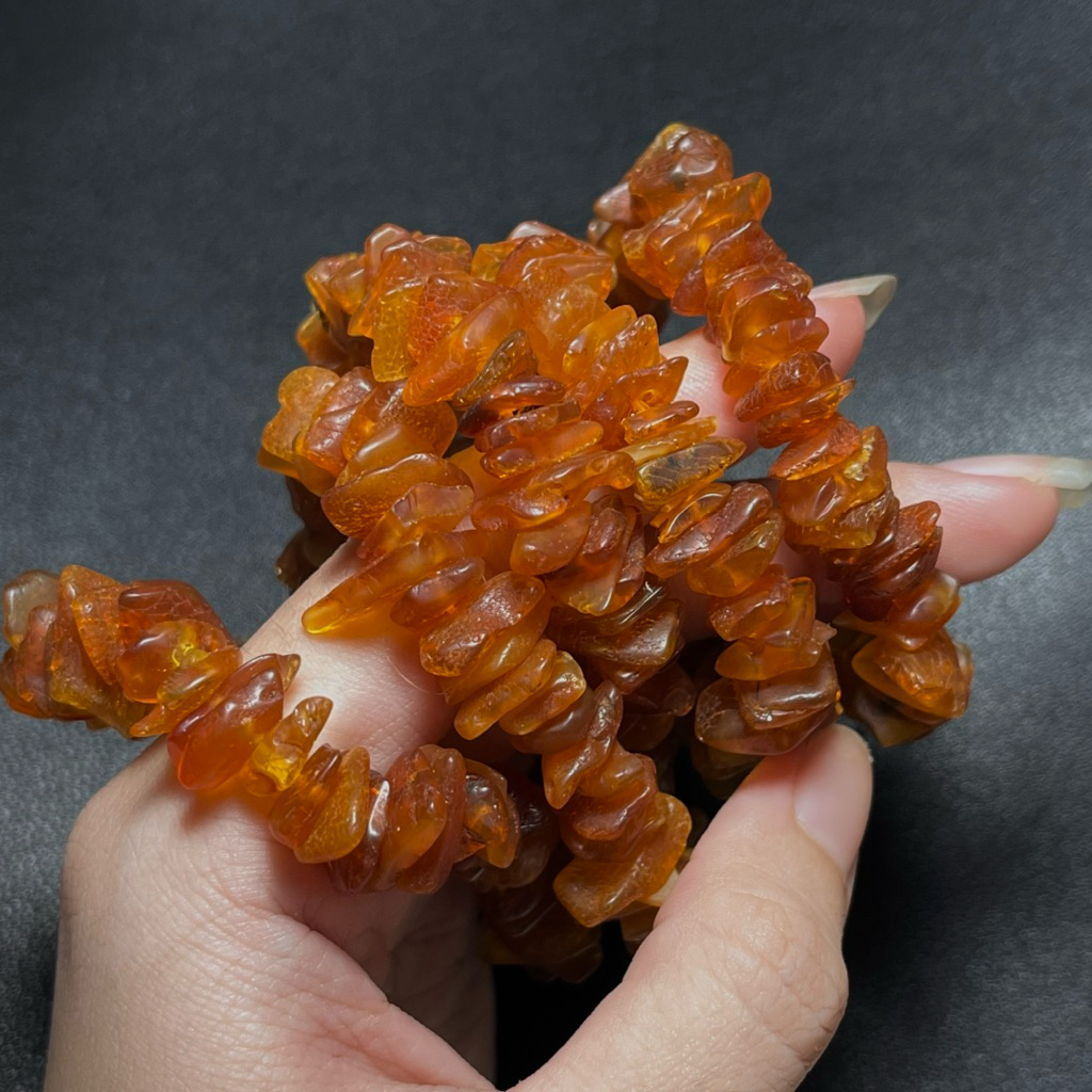 Vòng tay hổ phách thô Myanmar - Cam Kết thiên nhiên, mùi thơm nguyên bản, bình an, sức khoẻ kèm hộp