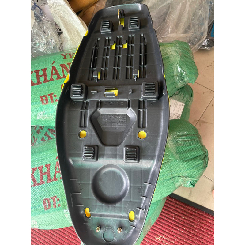 Yên wave nhỏ mút LA bọc da 4D mẫu mã đơn giản sang trọng