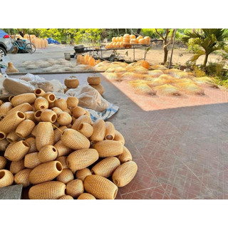 Đèn quả nhót mây tre đan