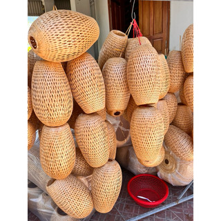 Đèn quả nhót mây tre đan