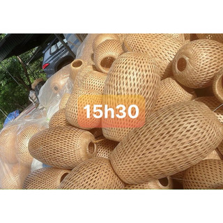 Đèn quả nhót mây tre đan
