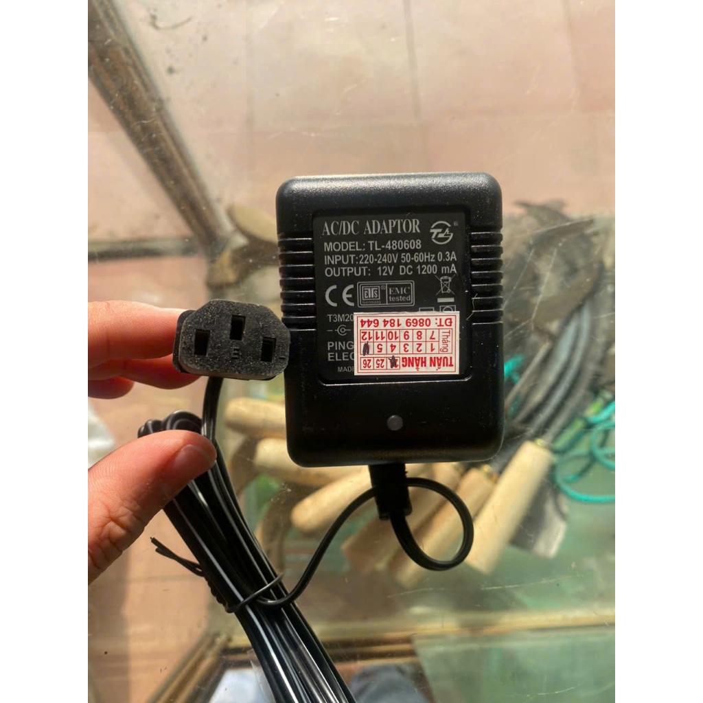 Sạc điện 12V công suất lớn ( Sử dụng cho các loại bình bơm, ắc quy 12V công suất 1.200mA) - Cam kết 