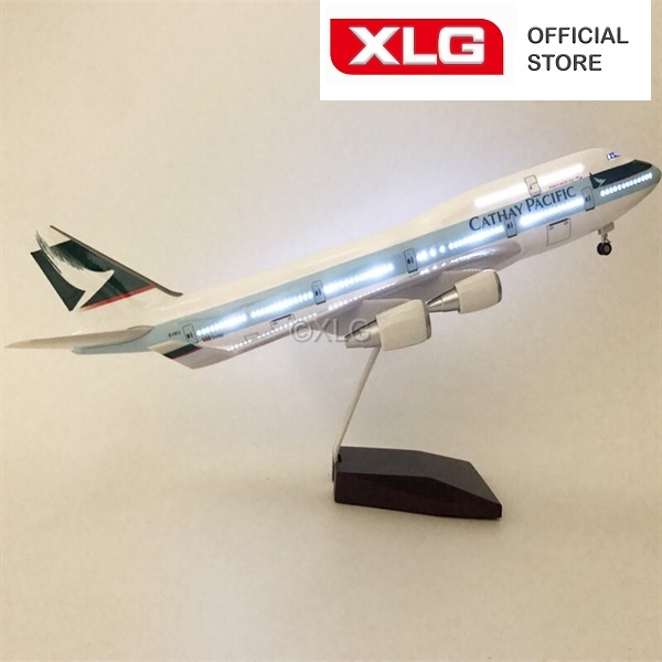 Mô hình máy bay Cathay Pacific Boeing B747 47cm – Có đèn LED & bánh xe