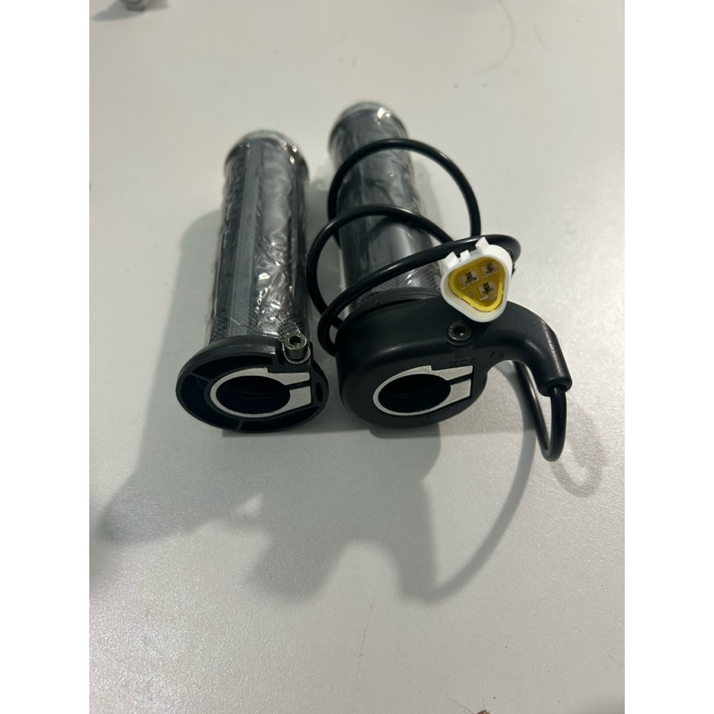 Tay ga điện Yadea X5 Neo chính hãng