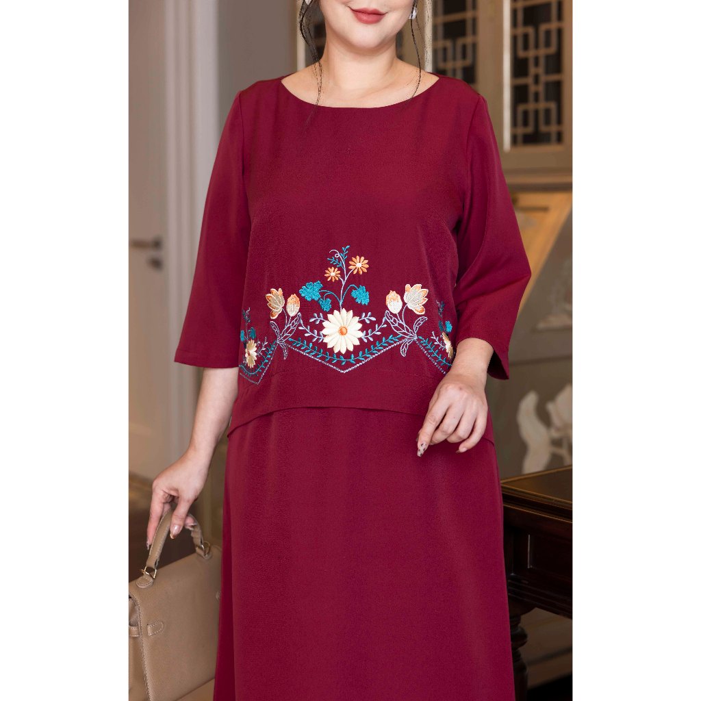 M COLLECTION | Váy Đầm Nữ Trung Niên Tặng Mẹ Phom Suông Vải Lụa Dày Thêu Hoa Tay Lỡ Cổ Tròn D13133 | BigBuy360 - bigbuy360.vn