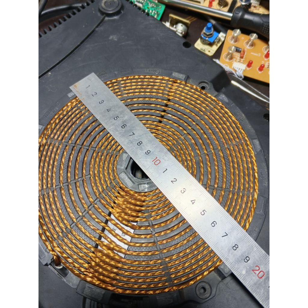 Mâm từ của bếp từ đơn mỏng, to của Midea