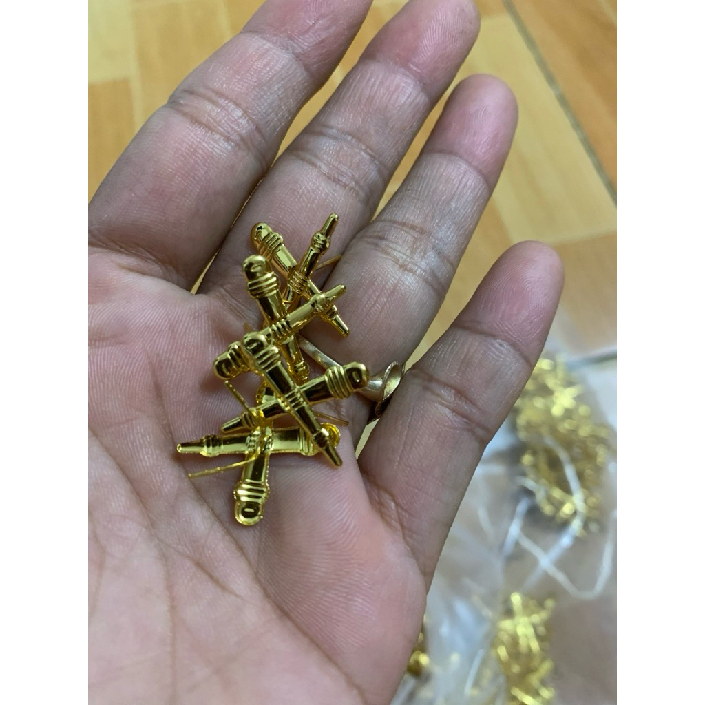 Cặp ghim  hình Phao chéo 2 cái trái phải