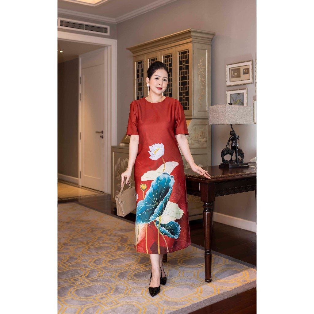 M COLLECTION | Váy Đầm Nữ Trung Niên Tặng Mẹ, Bà Vải Lụa Dày In Hoa 3D Tay Ngắn Cổ Tròn D13230 | BigBuy360 - bigbuy360.vn