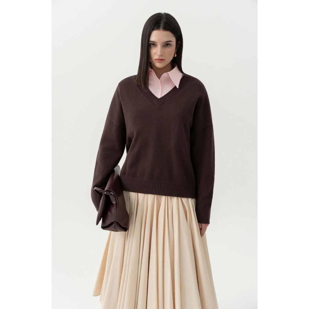 V NECK SWEATER - BST Fall Winter 25 By December Chris