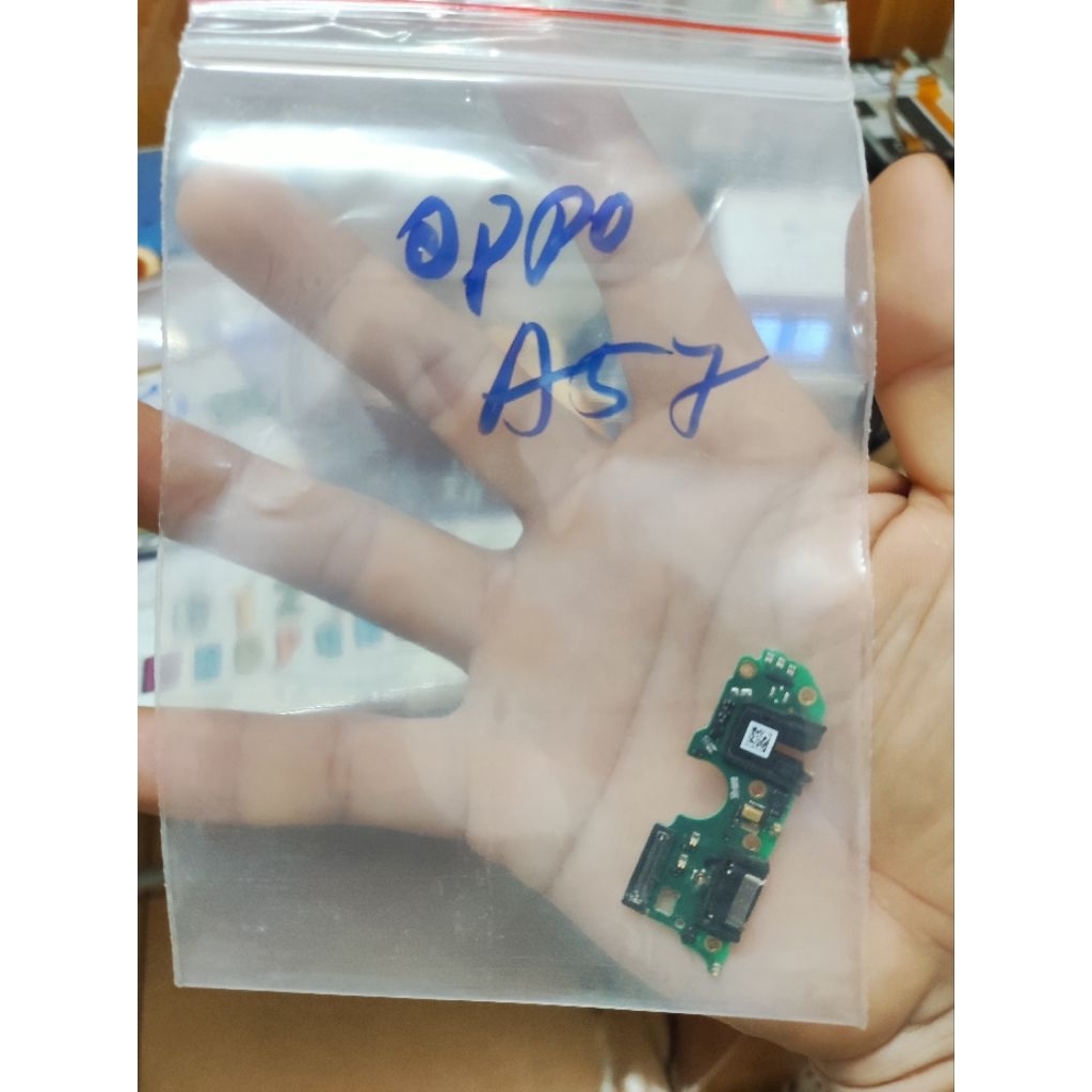 Chân sạc oppo A57 cũ đã qua sử dụng