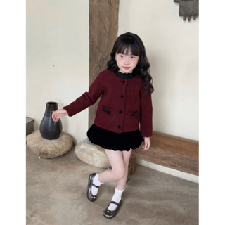  Ong Kis Sét bộ áo dạ cừu đỏ đô trầm kèm chân váy dáng bí sang chảnh dành cho bé gái 10-33kg 