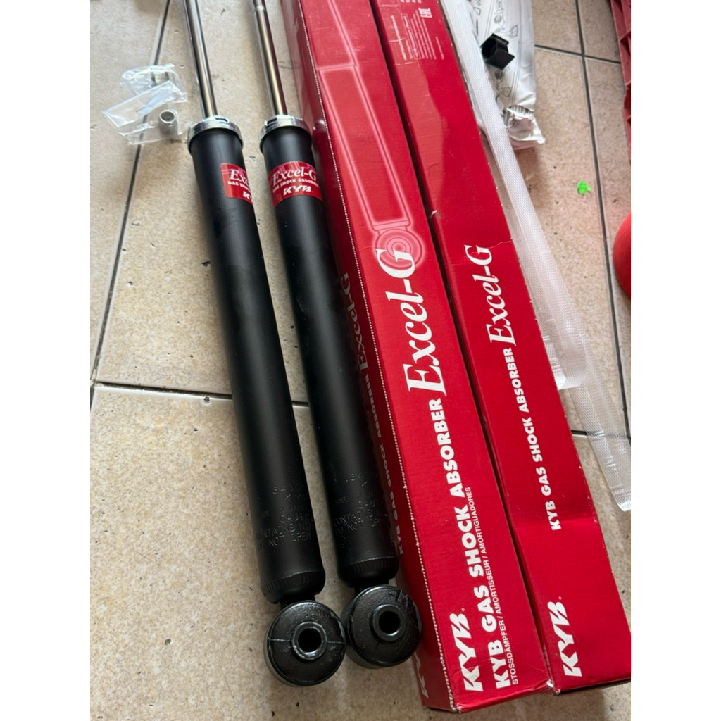 Bộ 2 phuộc nhún (giảm xóc) Sau Huyndai Grand I10/I10 2013-2022 KYB Nhật Bản