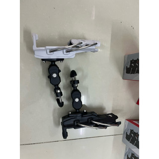 Giá treo bình nước gắn xe máy