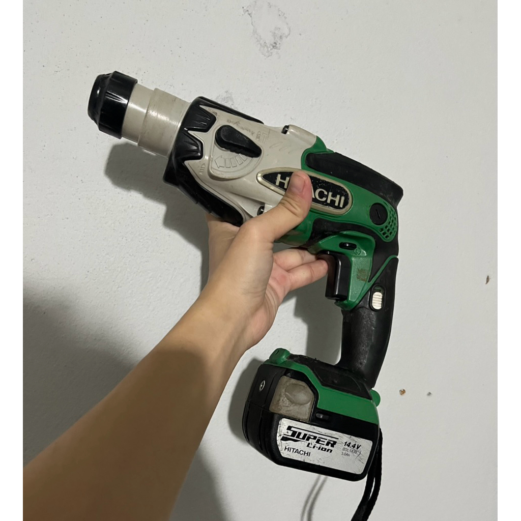 [KHUYẾN MÃI CHÍNH HÃNG] MÁY KHOAN BÊ TÔNG PIN 14,4v HITACHI NỘI ĐỊA NHẬT SẠC ĐIỆN 220V