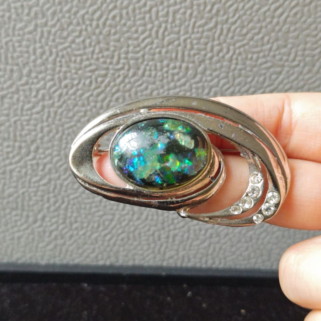C1602-CÀI ÁO SI NHẬT – NHỰA TRONG ÁNH OPAL ĐEN – FORM XOÁY NGÂN HÀ