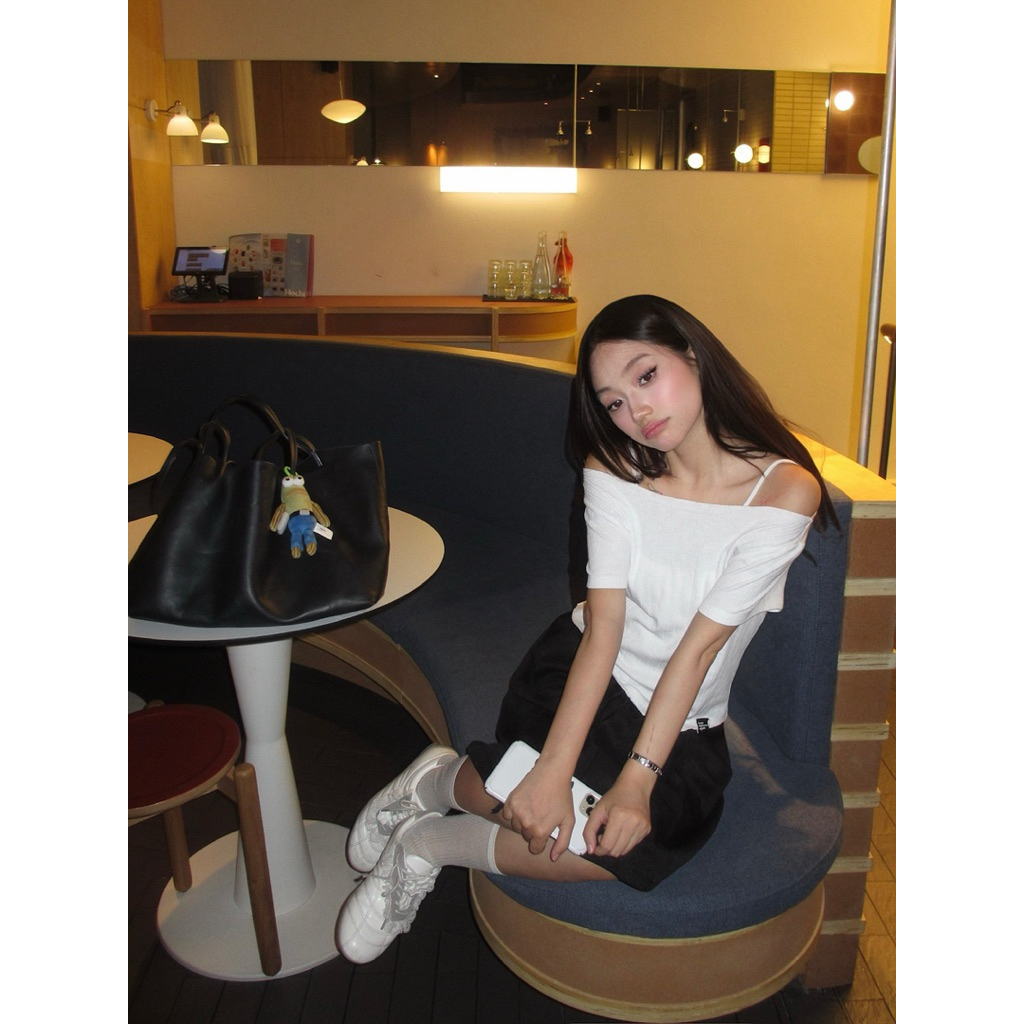 Áo thun sượt co giản Pitty ୨୧ 𝐁𝐲 𝐄𝐢𝐠𝐡𝐭𝐞𝐞𝐧 𝐀𝐠𝐚𝐢𝐧