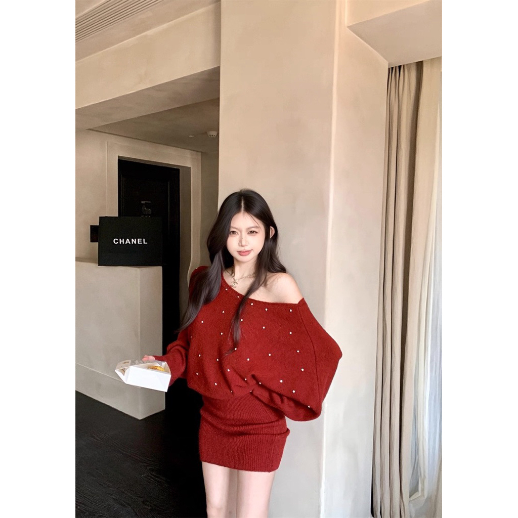 Đầm body đỏ tay cánh dơi đính hạt TABISHOP Váy body lệch vai mặc noel tết tôn dáng | BigBuy360 - bigbuy360.vn