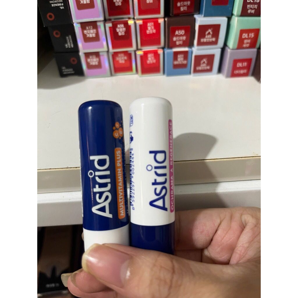 Son dưỡng môi astrid