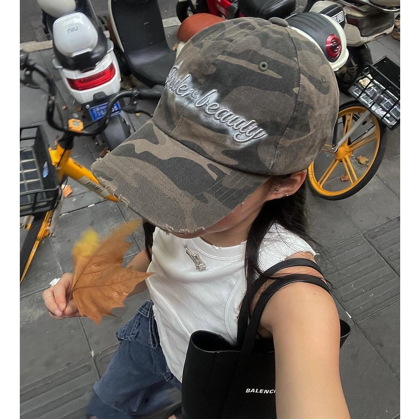 Mũ bóng chày nữ phong cách retro thêu chữ nổi, chống nắng thời trang đa năng dành cho cặp đôi hợp thời trang ngoài trời