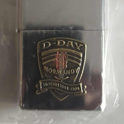 Emblem hình dán Zippo DDay vàng đồng