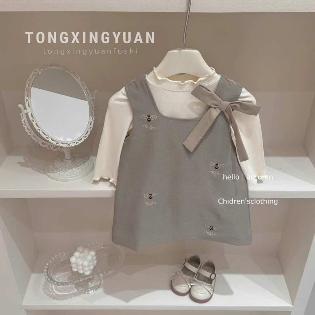 (Bon Kids) Set Yếm Hoạ Tiết Ong + Áo Giữ Nhiệt  Cho Bé Gái