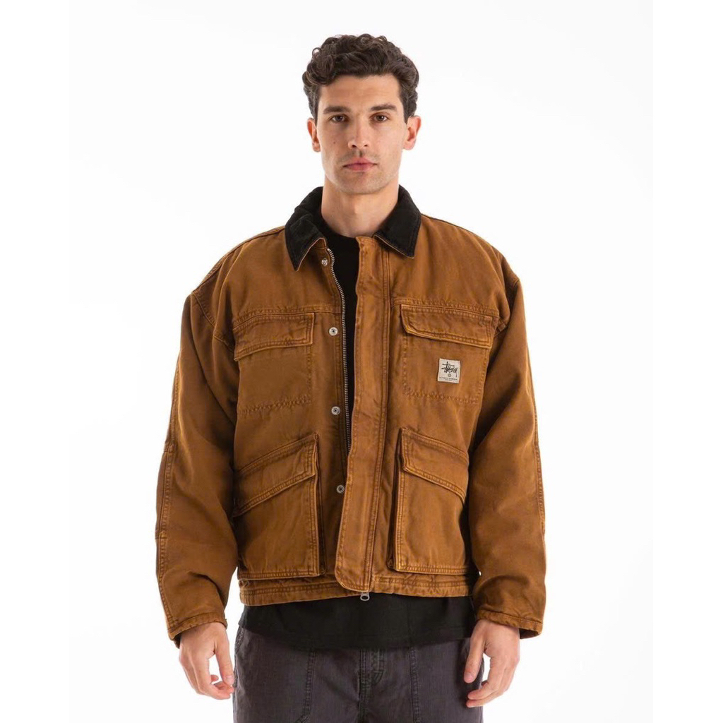 Áo khoác WORK JACKET Form rộng vừa, chất vải canvas dày dặn, lên phom cực chuẩn.