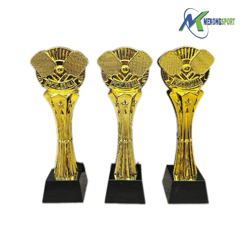 Cúp vàng Pickleball.