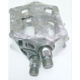 Bàn đạp nhựa ,nhôm xe đạp 680 x  2 cái...