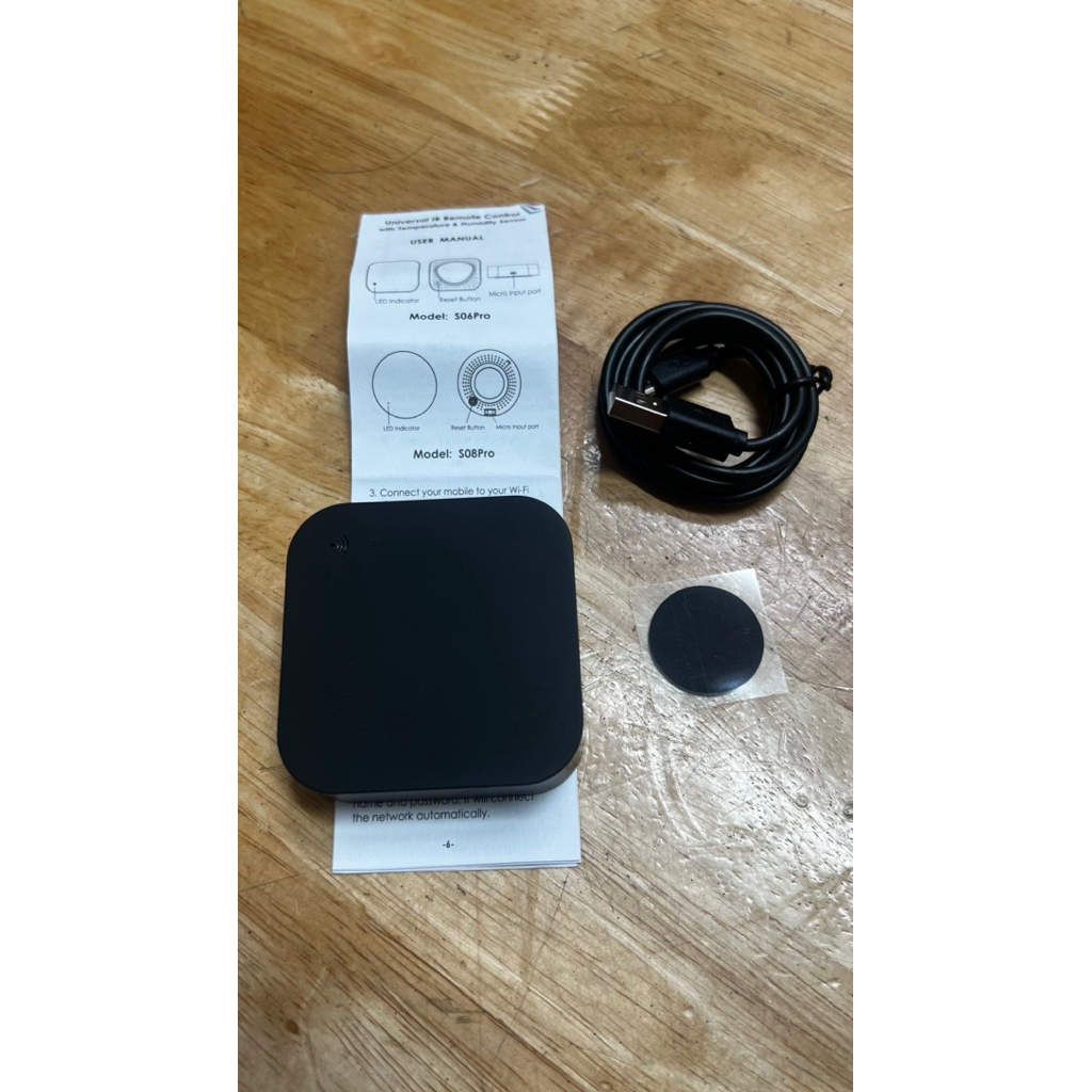 Bộ điều khiển hồng ngoại thông minh Tuya IR+RF S11