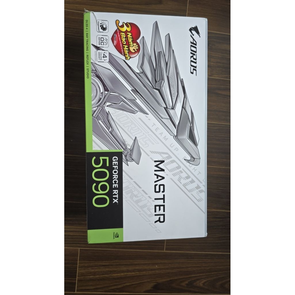 Hộp RTX 5090 Aorus Master ICE