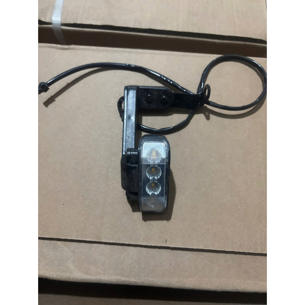 Xi nhan trước cho xe điện moka yadea i8 và các loại xe điện khác - 1 cặp 2 chiếc