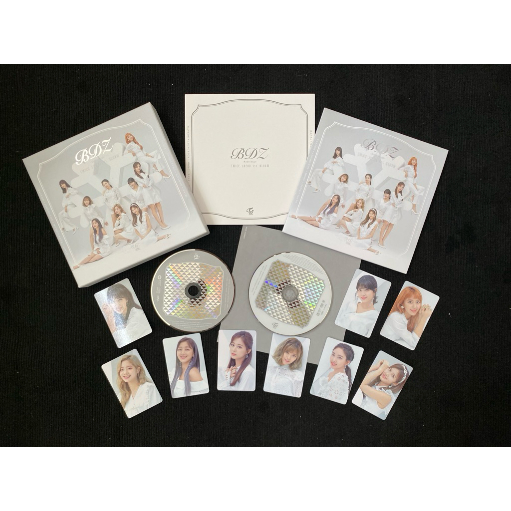 Twice Japan Album BDZ limited edition đã khui seal, gồm Cd DVD photocard và Photobook như hinh.