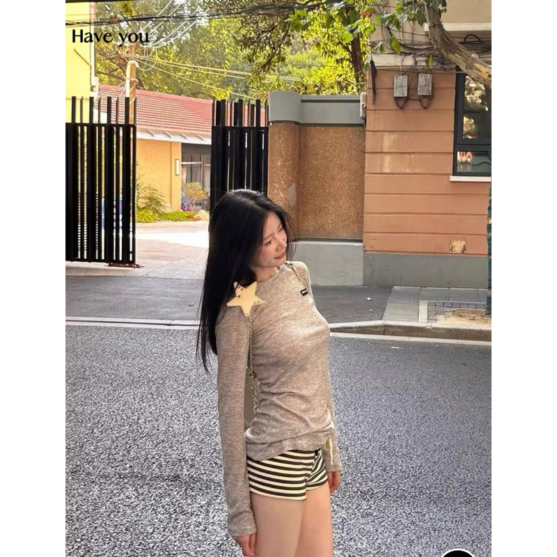 ByCapy - Quần Short Kẻ Sọc Casual Thể Thao Cạp Trễ Ôm Dáng Slim, Slay Co Dãn Phối Áo Hoddie, Sweter Có Dây Rút | BigBuy360 - bigbuy360.vn