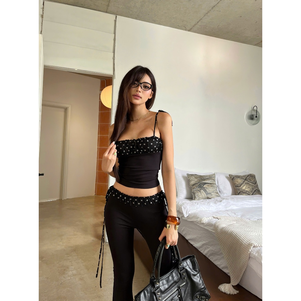 Áo 2 dây chấm bi ôm body tôn dáng YUCI - 𝐊𝐈𝐋𝐋 𝐒𝐘𝐒𝐓𝐄𝐌 | BigBuy360 - bigbuy360.vn