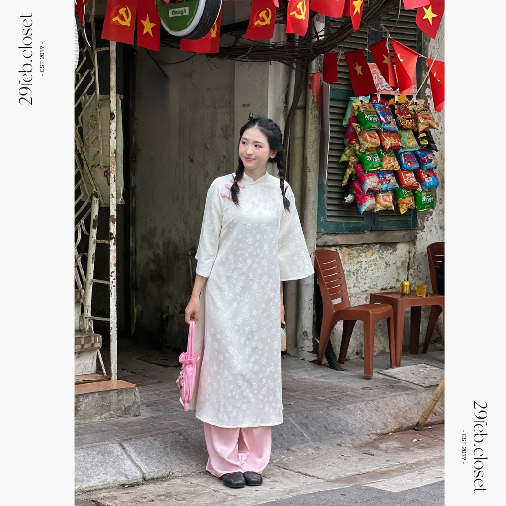 Áo dài lụa gấm Cẩm Chi họa tiết hoa nổi đính cúc sò kèm quần lụa Satin - 29feb.closet - AD005 | BigBuy360 - bigbuy360.vn